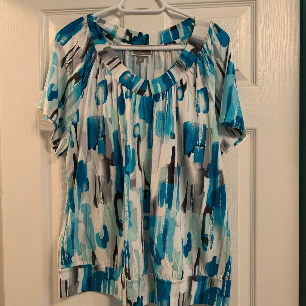 Ladies top. Plus size. 2X. J&M. Used.